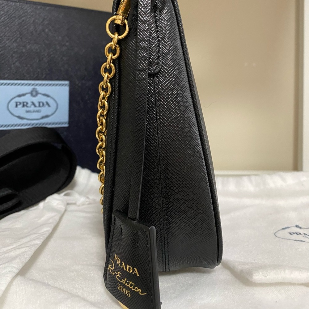 ❌SOLD❌ PRADA RE-EDITION 2005 Saffiano Leather - Picture 12 of 13